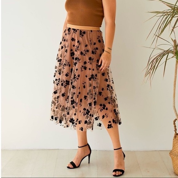Chicwish Black and brown Floral Maxi Skirt - Picture 2 of 12
